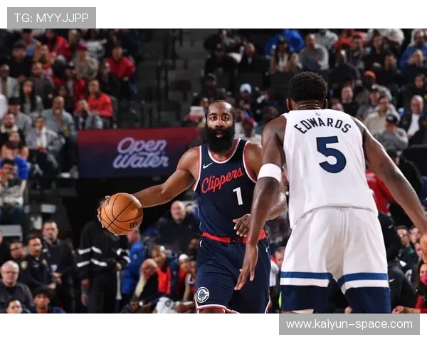 快船开启四连客挑战森林狼，莱昂纳德爱德华兹上演明星对决