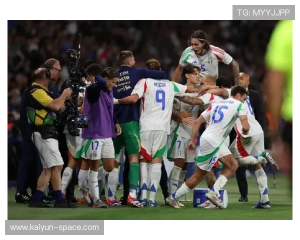 巴塞罗那4-0大胜埃瓦尔，帕霍尔开场13分钟破门